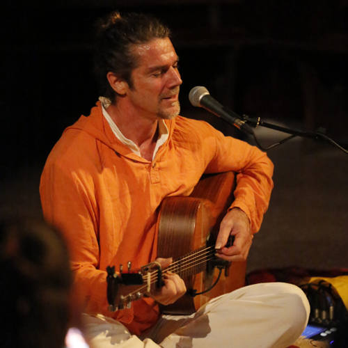 Kevin James Caroll bei Dhara Music